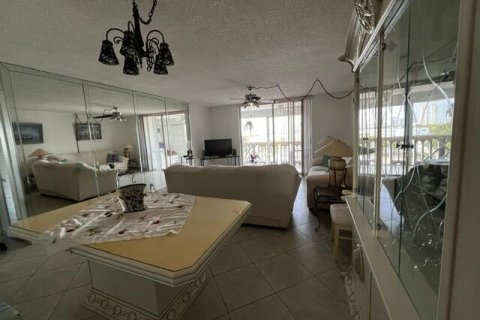 Copropriété à louer à Hallandale Beach, Floride: 2 chambres, 101.45 m2 № 2085791 - photo 4