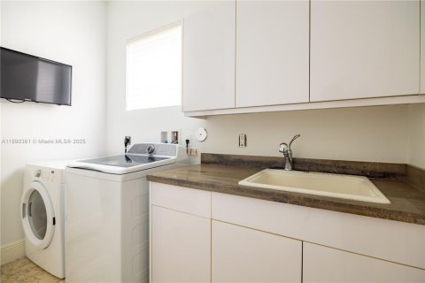 Купить виллу или дом в Паркленд, Флорида 5 спален, 291.99м2, № 1949910 - фото 27
