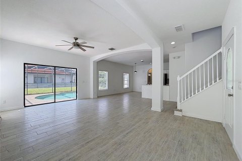 House in Clermont, Florida 4 bedrooms, 192.49 sq.m. № 2230927 - photo 13