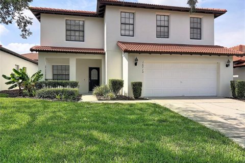 House in Clermont, Florida 4 bedrooms, 192.49 sq.m. № 2230927