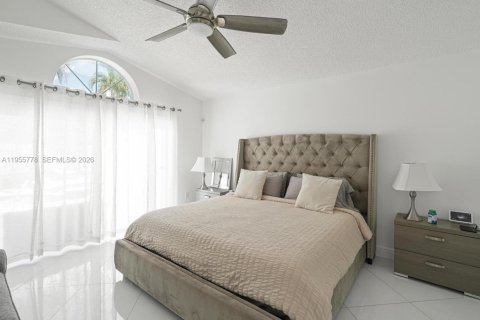 House in Sunrise, Florida 4 bedrooms, 212.19 sq.m. № 2020859 - photo 19