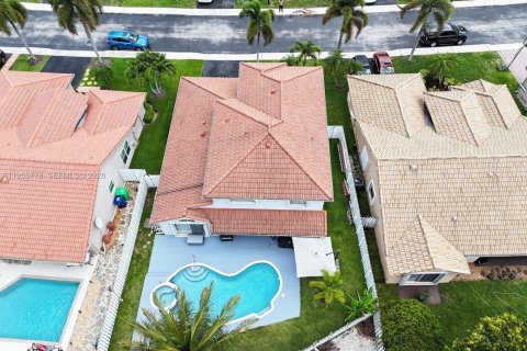 House in Sunrise, Florida 4 bedrooms, 212.19 sq.m. № 2020859 - photo 26