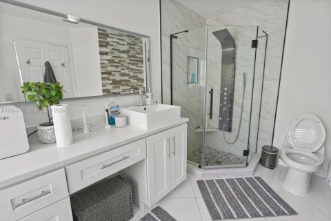 House in Sunrise, Florida 4 bedrooms, 212.19 sq.m. № 2020859 - photo 17