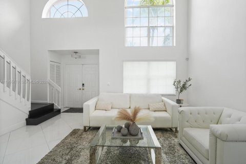 House in Sunrise, Florida 4 bedrooms, 212.19 sq.m. № 2020859 - photo 5