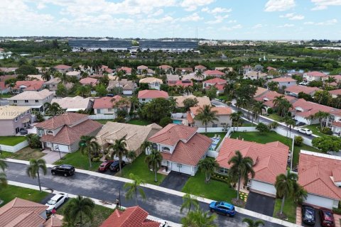 House in Sunrise, Florida 4 bedrooms, 212.19 sq.m. № 2020859 - photo 27