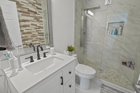 House in Sunrise, Florida 4 bedrooms, 212.19 sq.m. № 2020859 - photo 18