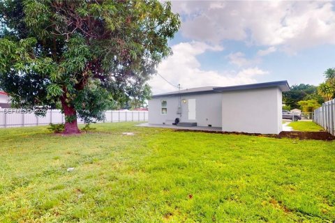 Casa en venta en Hialeah, Florida, 2 dormitorios, 76.64 m2 № 2381005 - foto 28