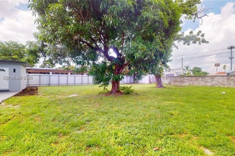 Casa en venta en Hialeah, Florida, 2 dormitorios, 76.64 m2 № 2381005 - foto 25