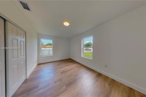 Casa en venta en Hialeah, Florida, 2 dormitorios, 76.64 m2 № 2381005 - foto 16