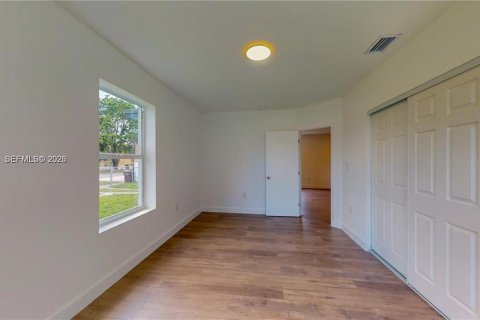 Casa en venta en Hialeah, Florida, 2 dormitorios, 76.64 m2 № 2381005 - foto 13