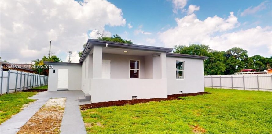 Casa en Hialeah, Florida 2 dormitorios, 76.64 m2 № 2381005