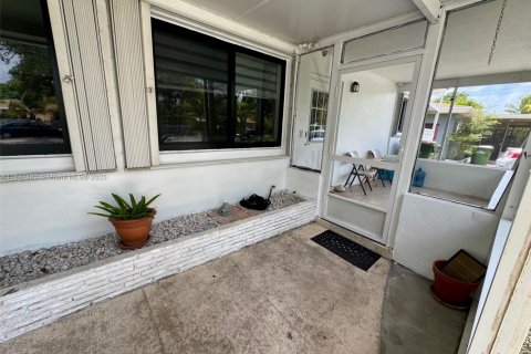 Propiedad comercial en venta en North Miami, Florida, 241.55 m2 № 1847714 - foto 30