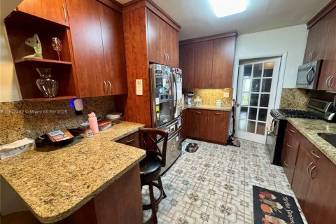 Propiedad comercial en venta en North Miami, Florida, 241.55 m2 № 1847714 - foto 7