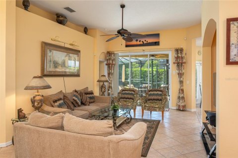 Casa en venta en Davenport, Florida, 5 dormitorios, 263.38 m2 № 2224527 - foto 5