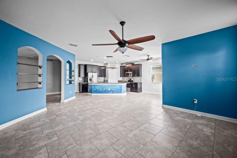 Villa ou maison à vendre à Davenport, Floride: 6 chambres, 298.03 m2 № 2308303 - photo 6