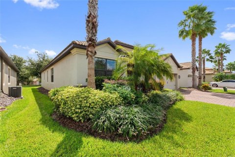 Casa en venta en Davenport, Florida, 4 dormitorios, 212.47 m2 № 1900009 - foto 2