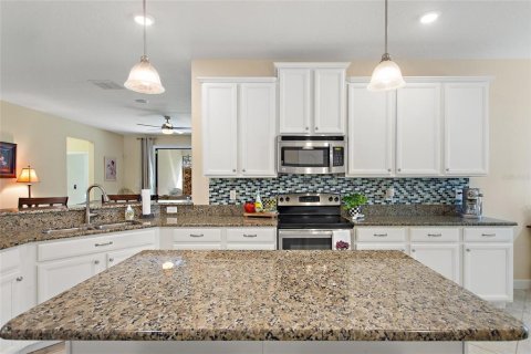 Casa en venta en Davenport, Florida, 4 dormitorios, 212.47 m2 № 1900009 - foto 9