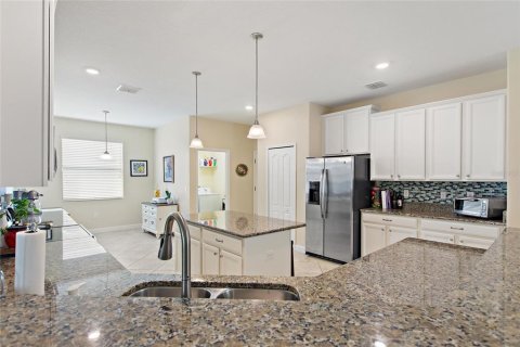 Casa en venta en Davenport, Florida, 4 dormitorios, 212.47 m2 № 1900009 - foto 8