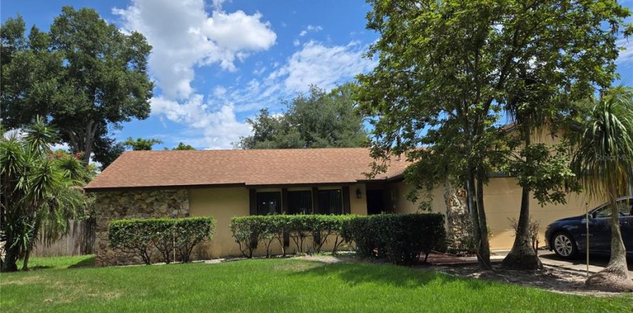 Villa ou maison à Altamonte Springs, Floride 4 chambres, 163.51 m2 № 2316473