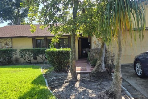 Villa ou maison à vendre à Altamonte Springs, Floride: 4 chambres, 163.51 m2 № 2316473 - photo 2