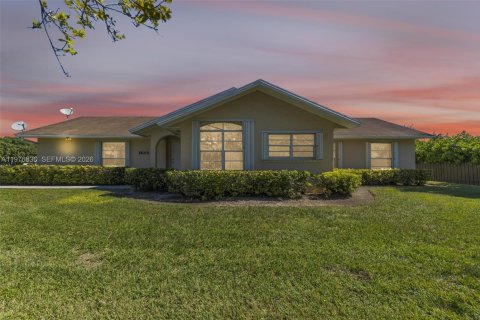 House in Palmetto Bay, Florida 4 bedrooms, 210.24 sq.m. № 2078971 - photo 26