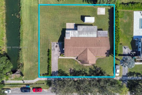 House in Palmetto Bay, Florida 4 bedrooms, 210.24 sq.m. № 2078971 - photo 25