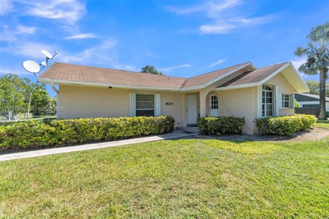 House in Palmetto Bay, Florida 4 bedrooms, 210.24 sq.m. № 2078971 - photo 27