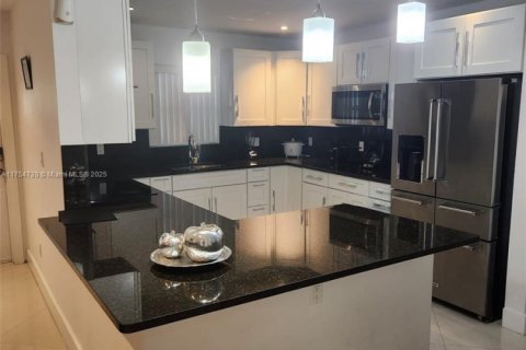 Villa ou maison à vendre à Cutler Bay, Floride: 4 chambres, 164.72 m2 № 1985275 - photo 7