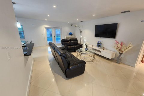 Villa ou maison à vendre à Cutler Bay, Floride: 4 chambres, 164.72 m2 № 1985275 - photo 4