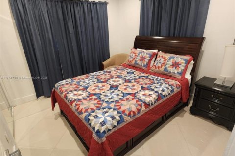 Villa ou maison à vendre à Cutler Bay, Floride: 4 chambres, 164.72 m2 № 1985275 - photo 13