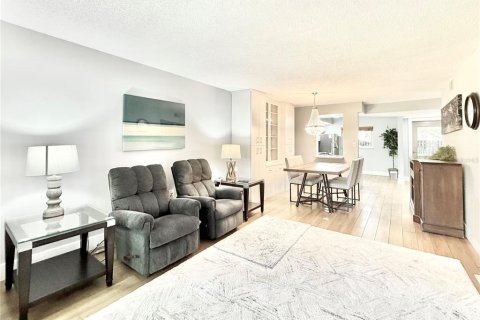 Copropriété à louer à Clearwater, Floride: 2 chambres, 104.05 m2 № 2416601 - photo 4