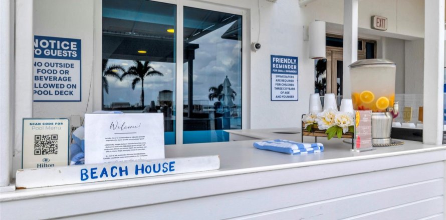 Hotel in Fort Lauderdale, Florida 54.25 sq.m. № 882556