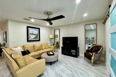 Copropriété à louer à Gulfport, Floride: 2 chambres, 98.48 m2 № 2411652 - photo 7