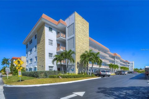 Condo à Gulfport, Floride, 2 chambres  № 2411652