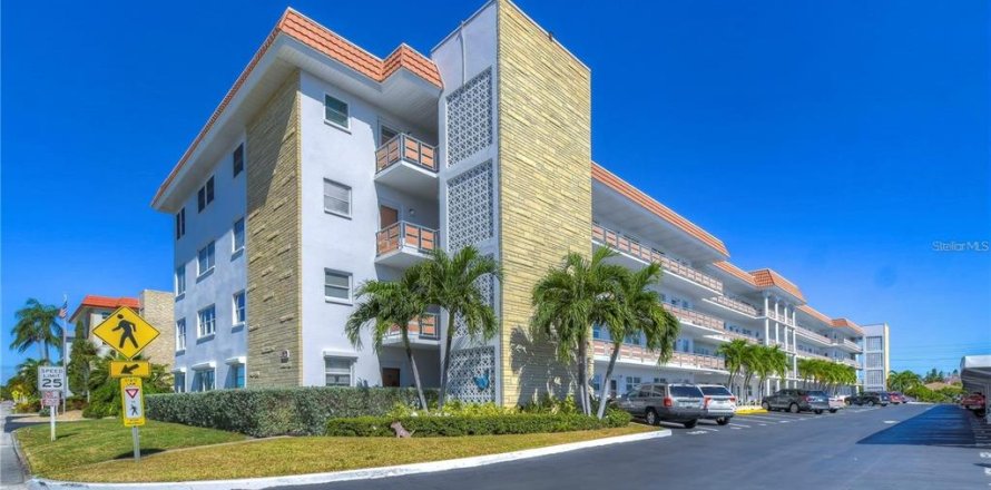 Condo à Gulfport, Floride, 2 chambres  № 2411652