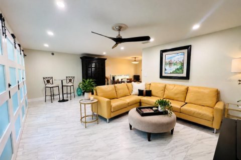 Copropriété à louer à Gulfport, Floride: 2 chambres, 98.48 m2 № 2411652 - photo 11