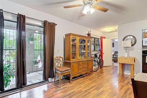House in Tampa, Florida 3 bedrooms, 124.49 sq.m. № 1778048 - photo 10