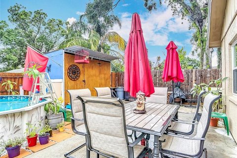 House in Tampa, Florida 3 bedrooms, 124.49 sq.m. № 1778048 - photo 25