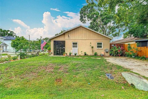 House in Tampa, Florida 3 bedrooms, 124.49 sq.m. № 1778048 - photo 28