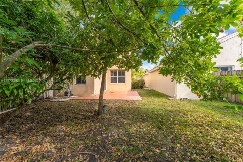 House in Pembroke Pines, Florida 3 bedrooms, 145.67 sq.m. № 1983686 - photo 30