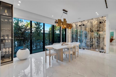 Casa en alquiler en Miami, Florida, 3 dormitorios, 281.59 m2 № 1973817 - foto 16