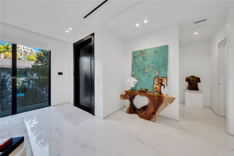 Casa en alquiler en Miami, Florida, 3 dormitorios, 281.59 m2 № 1973817 - foto 11