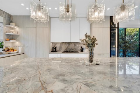 Casa en alquiler en Miami, Florida, 3 dormitorios, 281.59 m2 № 1973817 - foto 22