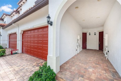 Adosado en alquiler en Pembroke Pines, Florida, 3 dormitorios, 183.48 m2 № 1967946 - foto 3