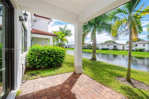 Adosado en alquiler en Pembroke Pines, Florida, 3 dormitorios, 183.48 m2 № 1967946 - foto 9