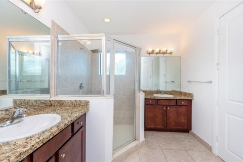 Adosado en alquiler en Pembroke Pines, Florida, 3 dormitorios, 183.48 m2 № 1967946 - foto 26