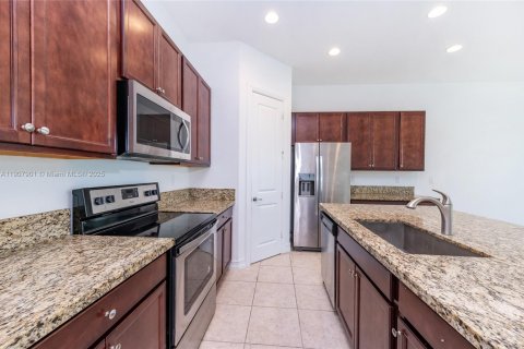 Adosado en alquiler en Pembroke Pines, Florida, 3 dormitorios, 183.48 m2 № 1967946 - foto 20