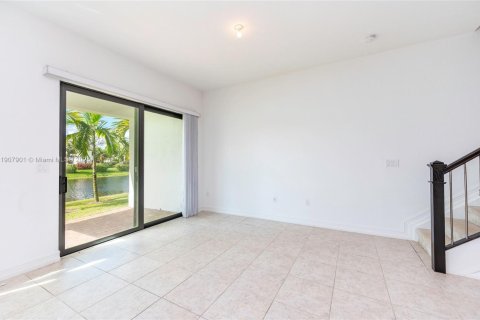 Adosado en alquiler en Pembroke Pines, Florida, 3 dormitorios, 183.48 m2 № 1967946 - foto 14