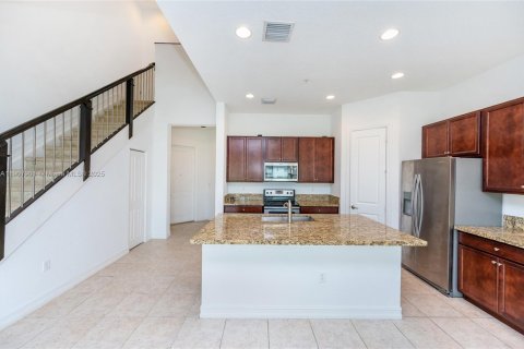 Adosado en alquiler en Pembroke Pines, Florida, 3 dormitorios, 183.48 m2 № 1967946 - foto 17