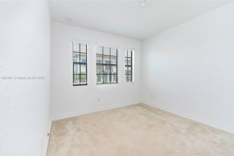 Adosado en alquiler en Pembroke Pines, Florida, 3 dormitorios, 183.48 m2 № 1967946 - foto 27